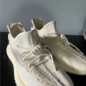 Yeezy 350 v2 Bone